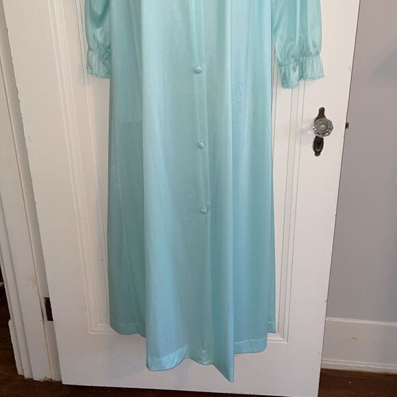 Vtg 60s/70s Vanity Fair light blue nylon long nightgown & robe set with lace - Picture 3 of 13